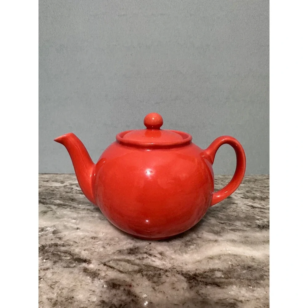 Pristine England Red Ceramic Teapot Glossy Stoneware Made‎ in England
